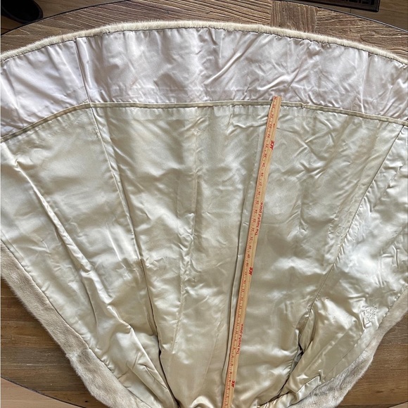 SOLD; Stunning Vintage Retro Mink Ladies Coat Size M. Buttons Set With Crystals - Picture 7 of 9